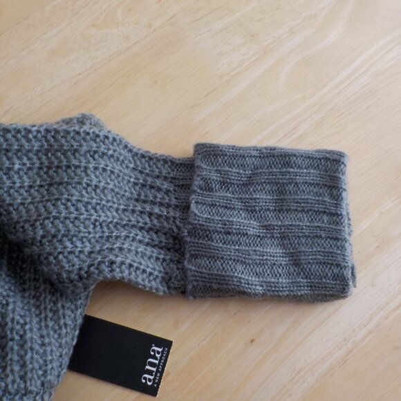 a.n.a Sweater NWT - Roll Down Cowl Neck - Grey - Oversized - Size X-Small  (555) - Picture 4 of 7